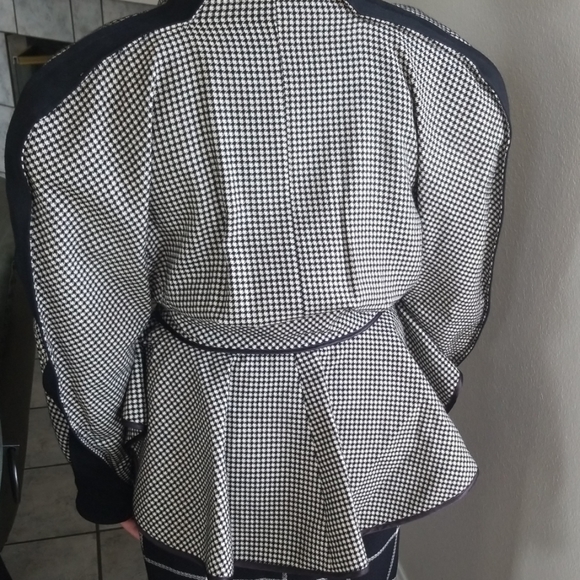 AUTHENTIC VINTAGE GEORGE GROSS WOMEN'S SUIT - Picture 3 of 6